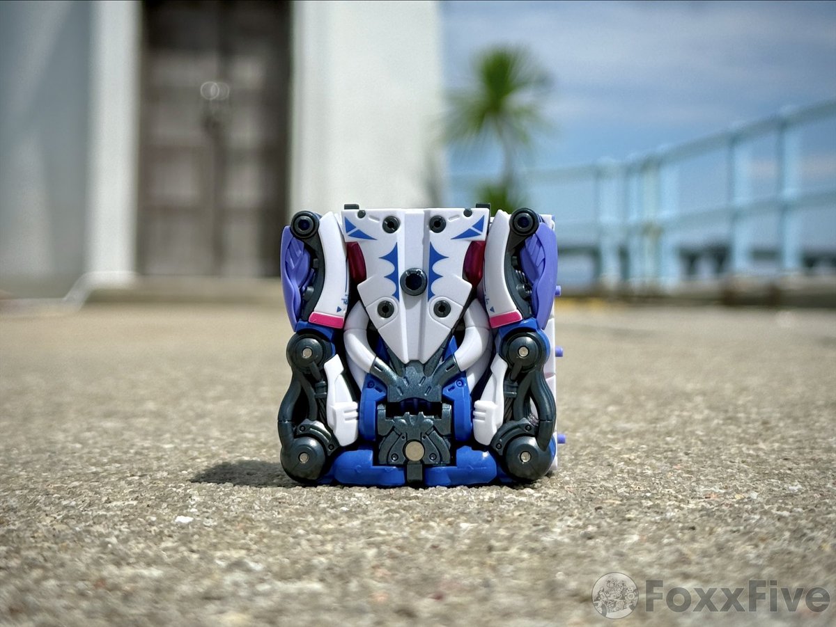 foxracingfive's tweet photo. Light the way @52ToysBeastBox #52toys #beastbox #ビーストボックス #violetvortex https://t.co/pns7XYlS1T
