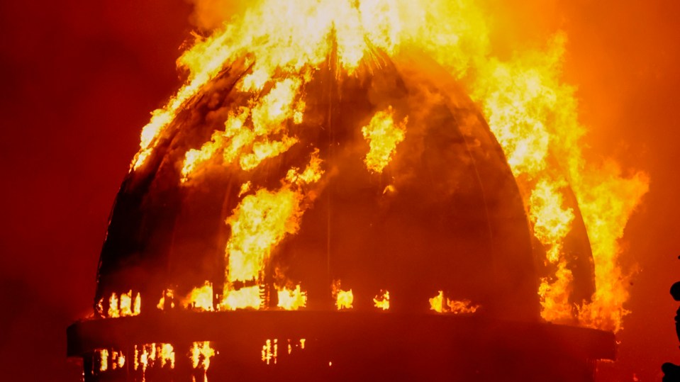 EOneUKLtd's tweet photo. Our thoughts are with the local businesses and people affected by the fire at Glasgow Central. We’re grateful to the firefighters and emergency services who have been working tirelessly to bring the incident under control, and we hope the community can begin to recover. https://t.co/IrB9srfaas