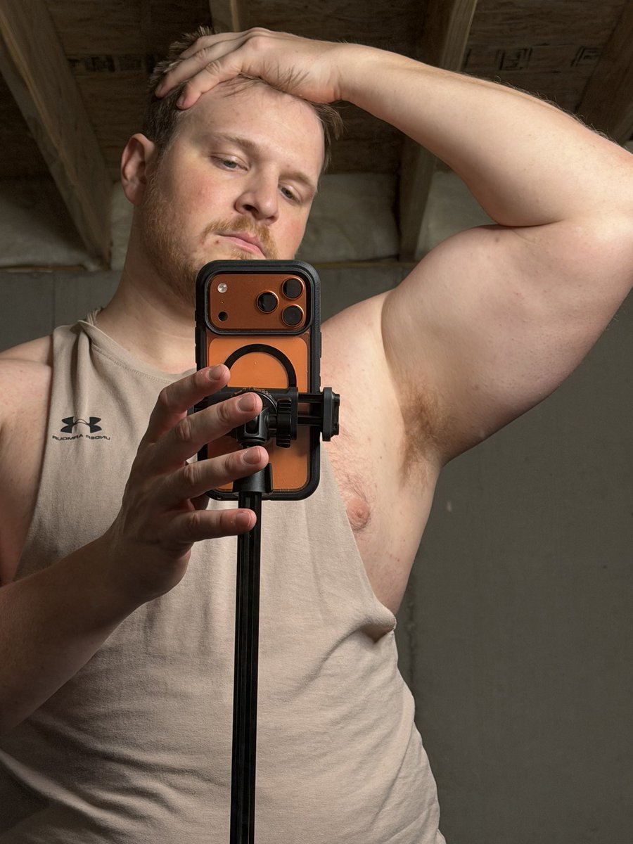 Back and biceps kinda day. Will be posting the videos today :)