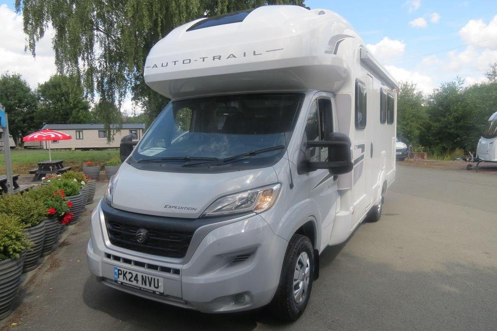 Caravans & Campers tweet media