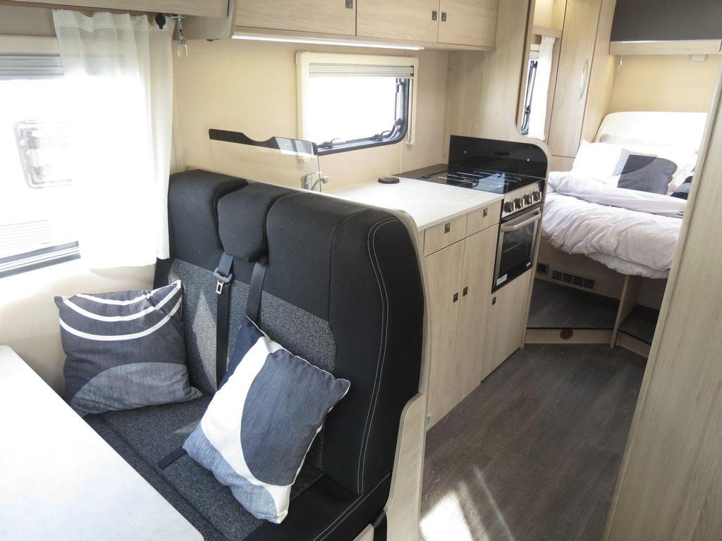 Caravans & Campers tweet media