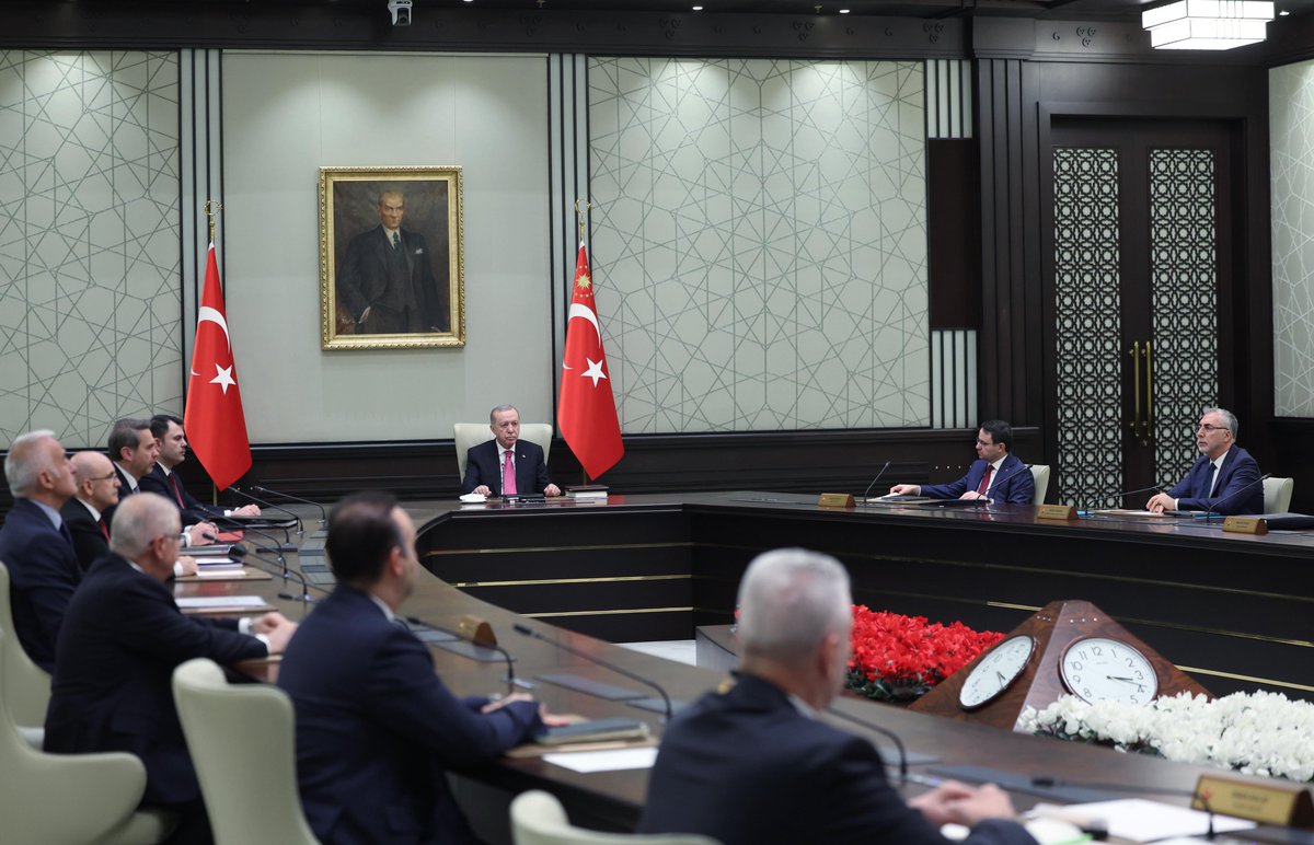 Cumhurbaşkanımız Sayın <a href="/RTErdogan/">Recep Tayyip Erdoğan</a> başkanlığında Cumhurbaşkanlığı Kabine Toplantımızı gerçekleştiriyoruz.