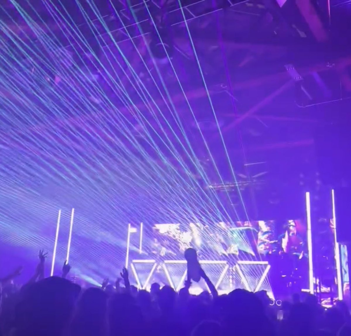 bassdrip tweet media