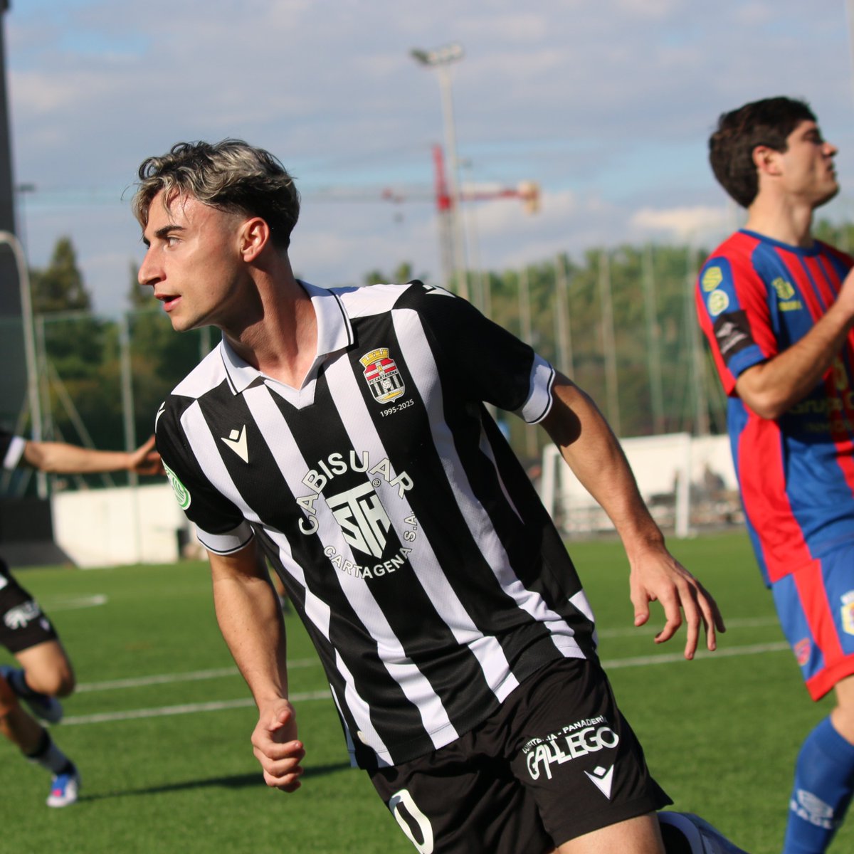 🤝 CONFITERÍA GALLEGO se une a la familia albinegra en el pantalón de juego del Filial y del Juvenil A.

¡Muchas gracias por sumaros al proyecto!

#CanteraAlbinegra