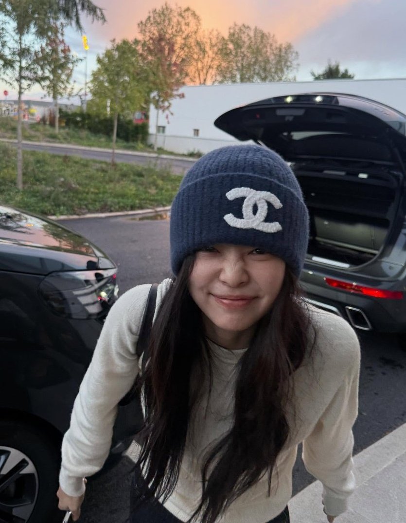 jennie tweet media