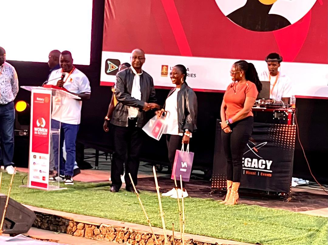 CarolyneBavuga's tweet photo. About the weekend- I was honored to have been nominated as a youth change maker in the @rotary_women awards. Thanks to everyone that cheered me on #RotaryEyamba #IamAWorkInProgress #BeTheChange #HereForAPurpose #Grateful #BuildingALegacy https://t.co/NkXeqnLR8f