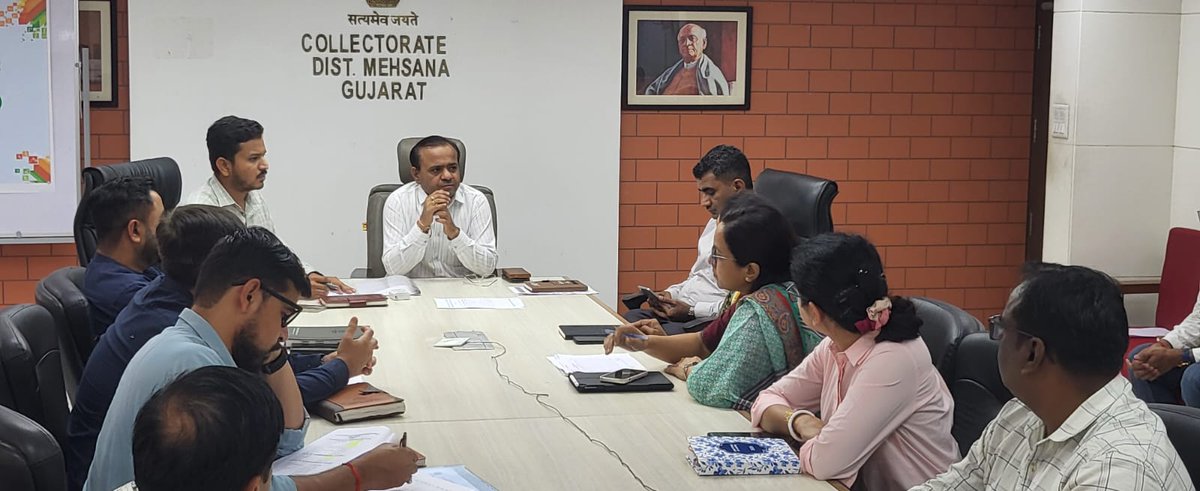 CollectorMeh's tweet photo. "સુજલામ સુફલામ જળ અભિયાન – જળ સંચય જન ભાગીદારી 2.0" અંગે આયોજન અને સમીક્ષા બેઠક યોજાઈ. પાણી સંચય, નદી-કેનાલ સફાઈ અને ચેકડેમના કાર્યો સમયસર તથા ગુણવત્તાપૂર્વક પૂર્ણ થાય અને વધુ જન ભાગીદારી જોડાય તે માટે માર્ગદર્શન આપવામાં આવ્યું. 
@CMOGuj @sanghaviharsh @infomahesanagog https://t.co/eZbSAdFzqN