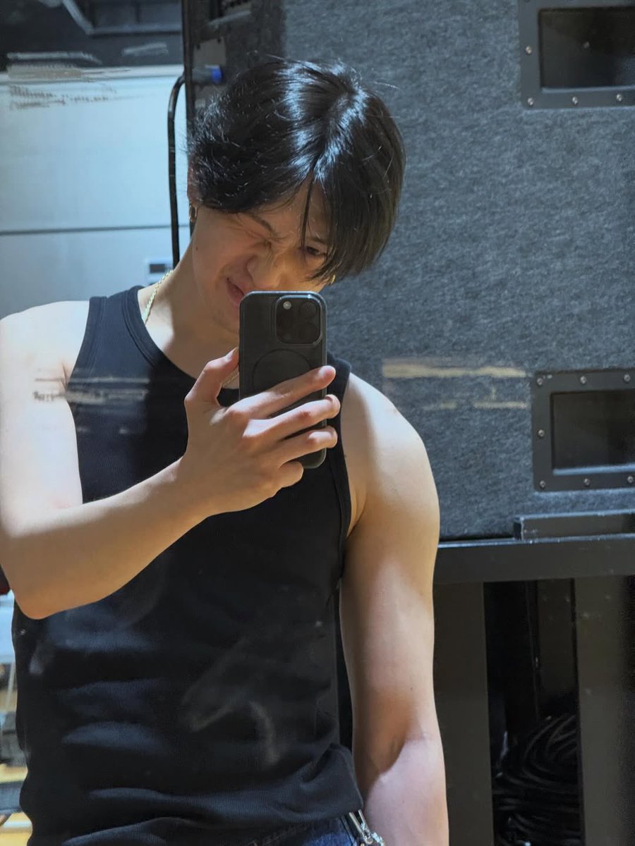 喜 tweet media