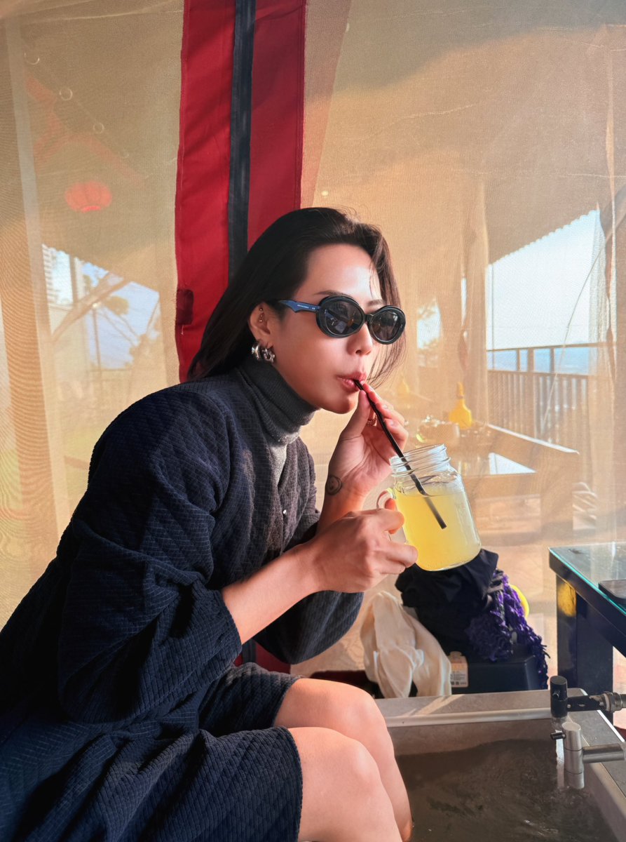 女明星 tweet media