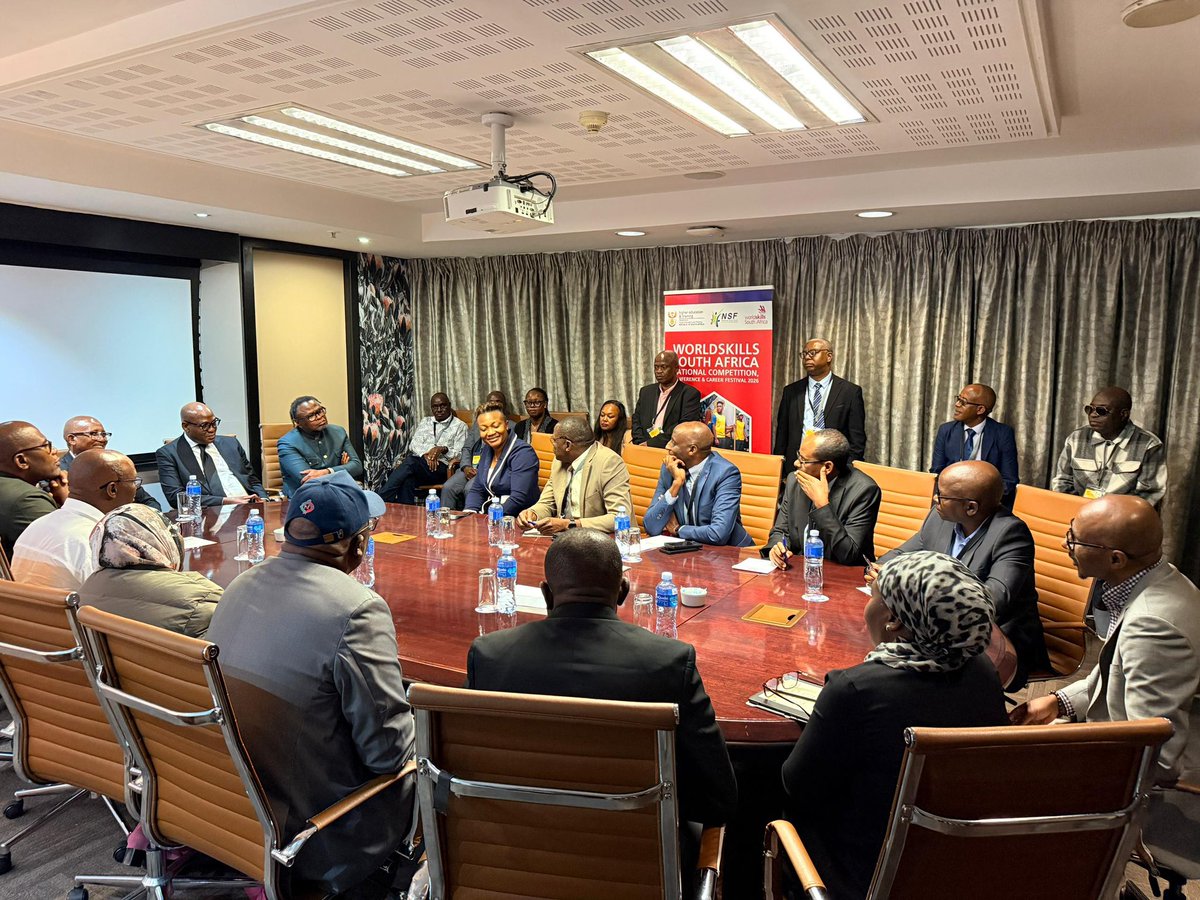 AUCEducation's tweet image. On the sidelines of #WSZA2026, the African Union delegation met with the Director-General of South Africa’s Department of Higher Education and Training to discuss strengthening partnerships in advancing youth skills development and TVET across the continent.
#TVET #Skills4Africa