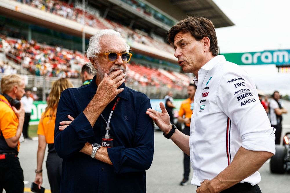 MercedesF1_Hub's tweet photo. BREAKING 🚨| Toto Wolff is reportedly leading a bid to buy Otro Capital’s 24% stake in Alpine  the same stake Christian Horner is believed to be interested in.

[https://t.co/RUM9XCRo2T] https://t.co/Xbwuf6cDaC