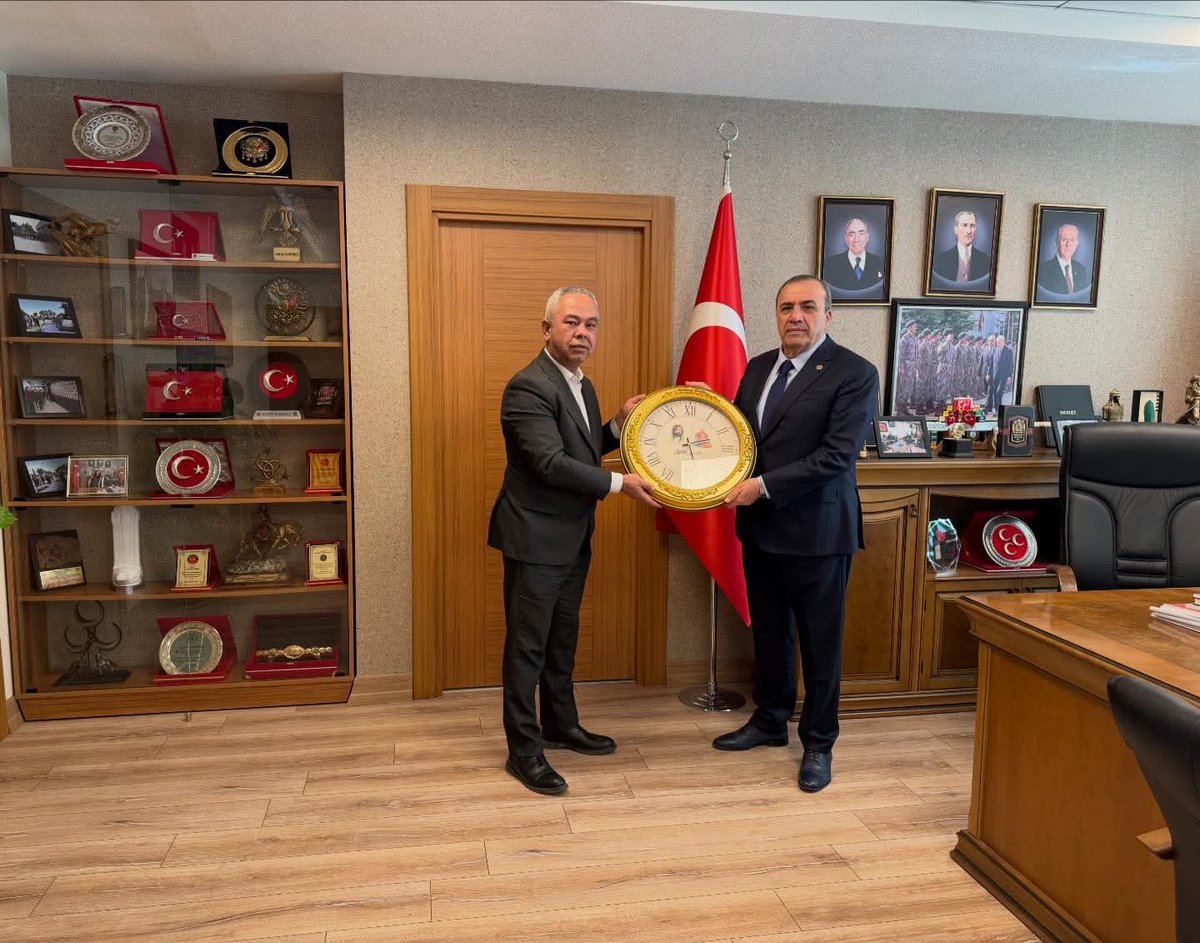 Kecoder0619's tweet photo. MHP Çorum Milletvekili ve MHP Genel Sekreter Yardımcısı Sayın Vahit Kayrıcı’yı ziyaret ederek istişarelerde bulunduk.

Nazik kabulleri ve samimi misafirperverlikleri için kendilerine teşekkür ederiz. https://t.co/bQTqfFazUx