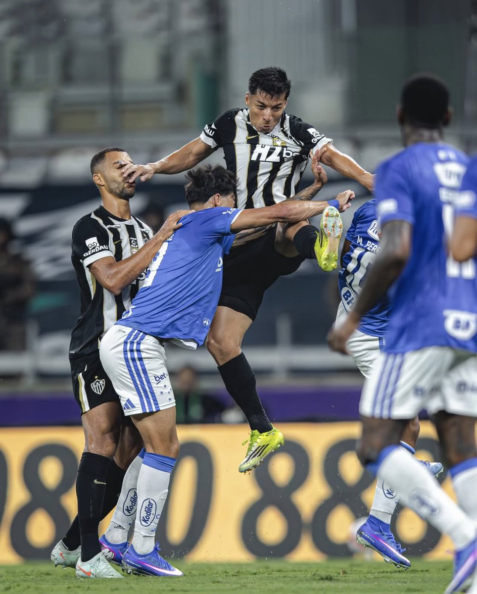 juhᶜᵃᵐ maior hater do alonso tweet media