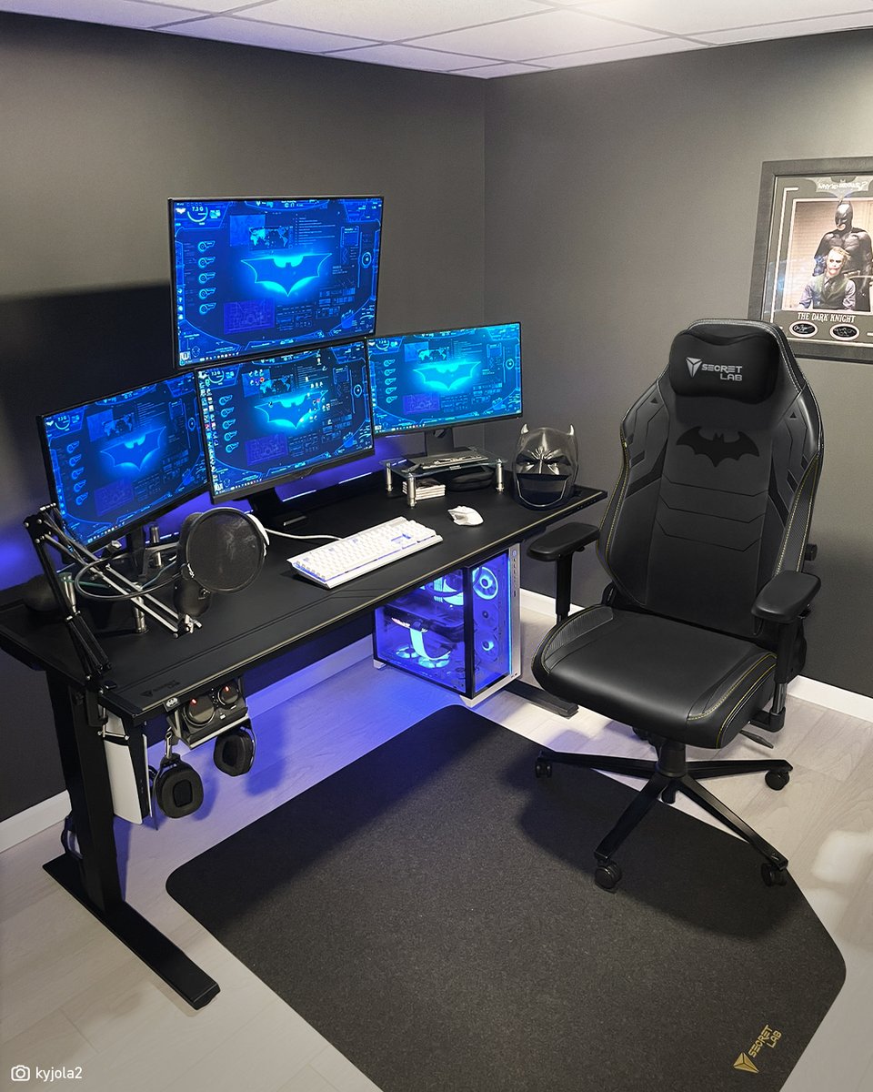 secretlabchairs's tweet photo. The ultimate crimefighting setup. Bring order to your space and the streets of Gotham with the Secretlab MAGNUS Pro and TITAN Evo Dark Knight Edition.

MAGNUS Monday [📷: u/kyjola2 on Reddit] 

https://t.co/GFC3EGj2wP 

Featuring: Secretlab TITAN Evo Dark Knight Edition, Secretlab MAGNUS Pro Dark Knight Edition, Secretlab MAGNUS Vertical Monitor Stand, Secretlab Premium PC Mount, Secretlab Protective Floor Mat

#secretlab #magnusmonday #desksetup