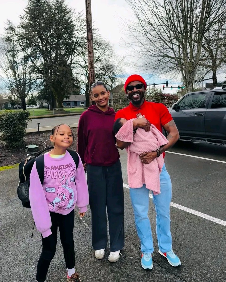 𝗦𝗲𝗻𝗶𝗼𝗿 𝗠𝗼𝗻𝗲𝘁 tweet media