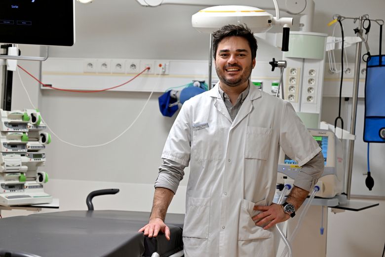 HopeMediaFR's tweet photo. 🇫🇷 À Toulouse, le médecin urgentiste Stephen Alamo est le seul Français qualifié pour assurer le suivi médical des astronautes de l’Agence spatiale européenne. 

En parallèle de son travail au CHU de Toulouse, il participe à la formation aux gestes d’urgence dans l’espace et accompagne la préparation médicale des missions spatiales. 🚀 👏

🗞️ 📸 La Dépêche