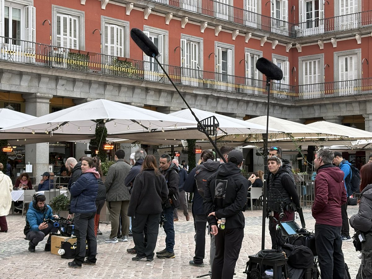 Maria_2_4_'s tweet photo. Mi corazón esperaba que estuviesen grabando #Furia2 😔

@AnaMenaMusic no te apetece dar un paseito por Madriz?? https://t.co/ZKkH4hikSq