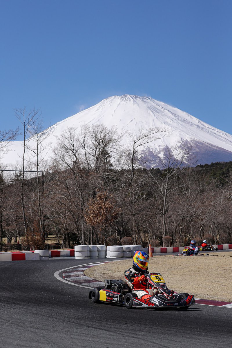 barusu_momo's tweet photo. スポ耐APG開幕戦 予選11位/決勝14位
まだまだ発展途上ですが根気よく上を目指しましょう
 #スポ耐APG https://t.co/H5KgwNCjyG