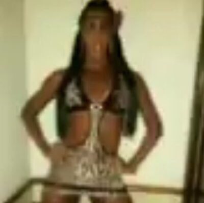 Achei q o samba da Milênio ia ser um arrasa quarteirão no desfile, mas foi uma chatice q só.
Ainda sim o samba é lindo.