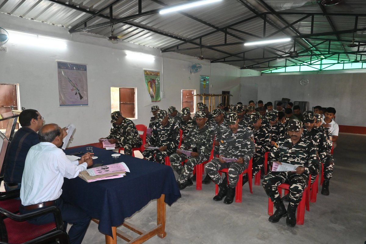 43BnSSB_INDIA's tweet image. दिनांक 09.03.2026 को 43वीं वाहिनी सशस्त्र सीमा बल, सिद्धार्थनगर में मुख्य डाकघर सिद्धार्थनगर के कर्मचारियों द्वारा जवानों के लिए साइबर सुरक्षा और सार्थक निवेश विषय पर एक जागरूकता कार्यशाला आयोजित की गई।
@SSB_INDIA 
@SSBFTRLUCKNOW 
@SSBSHQGKP 
#CyberSecurity #FinancialAwareness