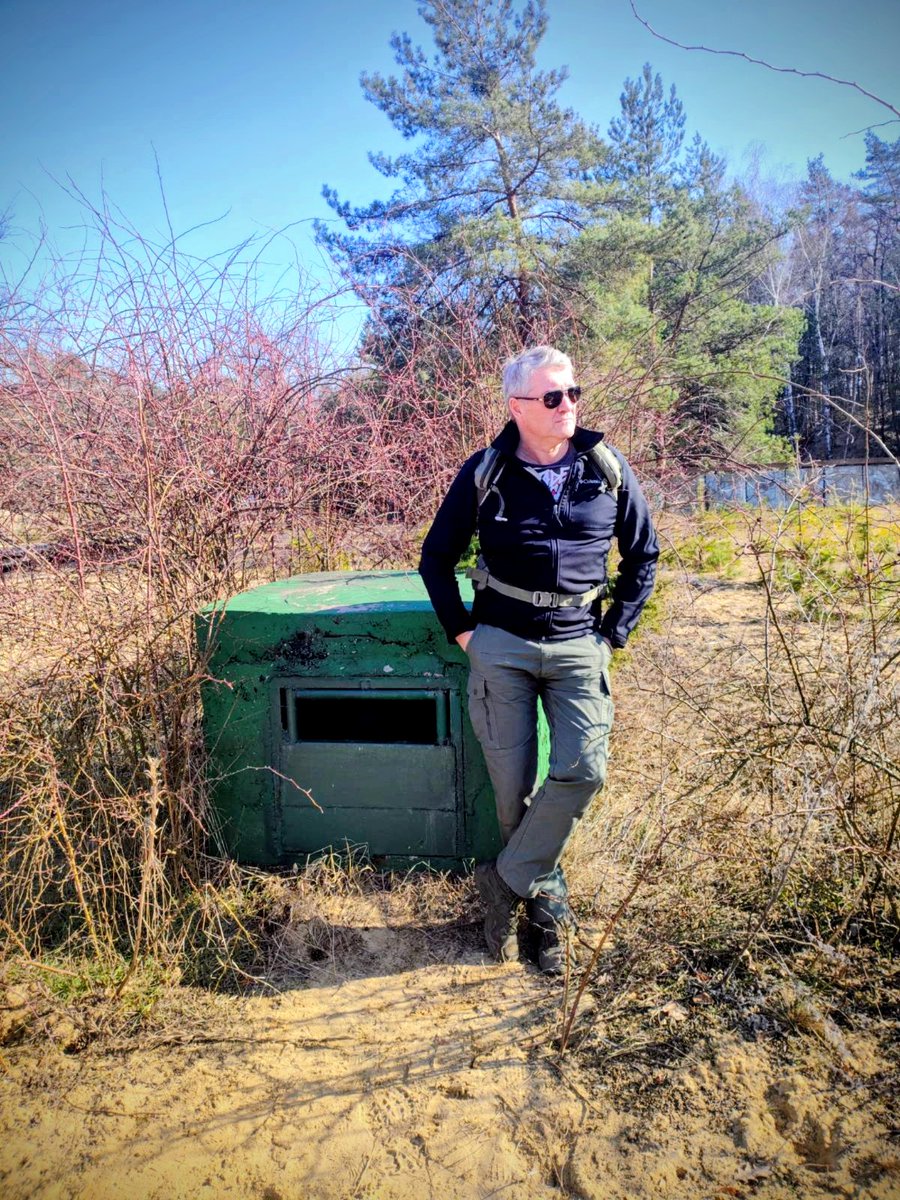 marcinfalinski's tweet image. #AtomowaKwateraDowodzenia. Czy była na liście celów do bombardowania, jak teraz w Iranie, czy krajach Zatoki dla dronów i rakiet irańskich? Z relacji funkc. d. Biura "B", ani oficerowie @CIA, #BND, #MI6 nie "kręcili" się tutaj. Pamiętam, dostęp do strefy  zewn. był łatwy.