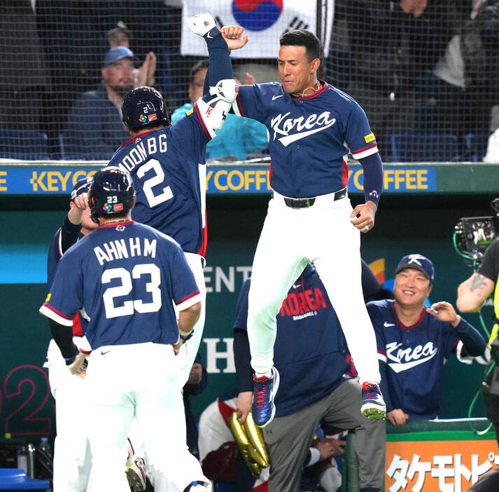 【WBC】韓国が大逆転で1次ラウンド突破！　土壇場9回に突破条件満たす（スポーツ報知）-Yahoo!ニュース news.yahoo.co.jp/articles/702c7…

◆WBC　1次ラウンドC組　オーストラリア2―7韓国（9日・東京ドーム）
韓国がミラクル大逆転でマイアミ切符を勝ち取った。
