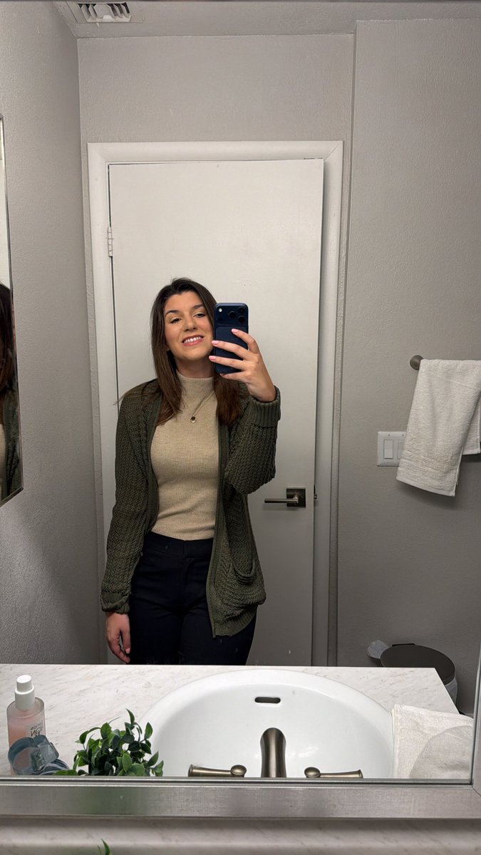 aye yo bri🐾 tweet media