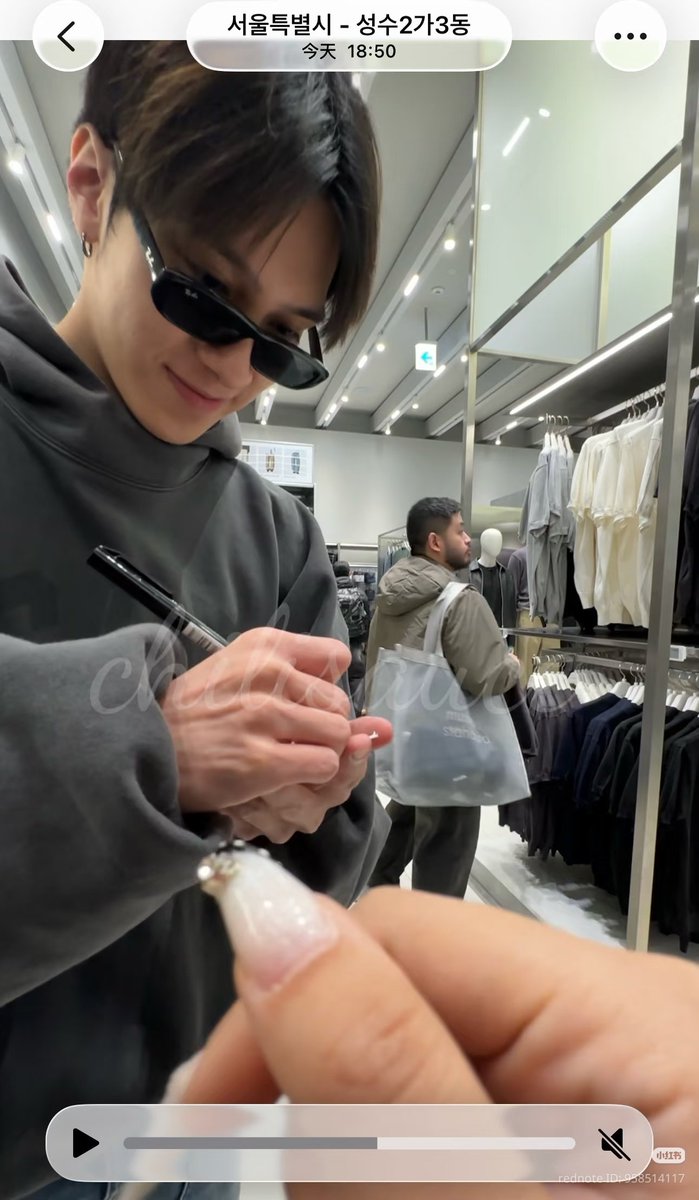 hendery 𝘧𝘪𝘭𝘮 tweet media