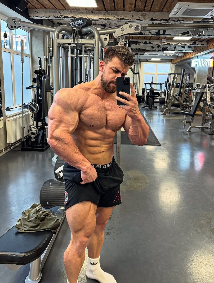 BIG 7️⃣ tweet media