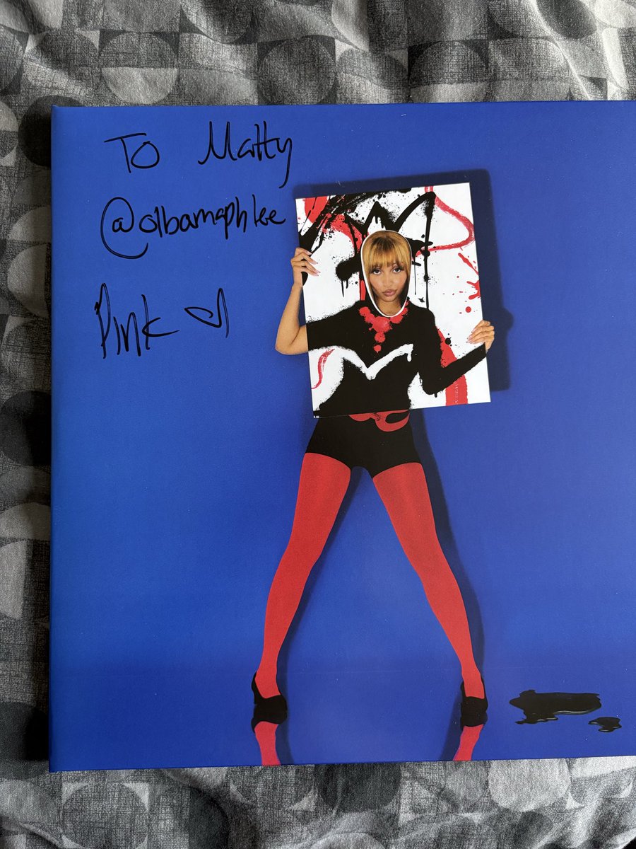 I GOT OBAMA FLEED BY <a href="/pinkpantheress2/">pinkpantheress</a> HERSELF FUCKKKKK 😭😭😭😭😭