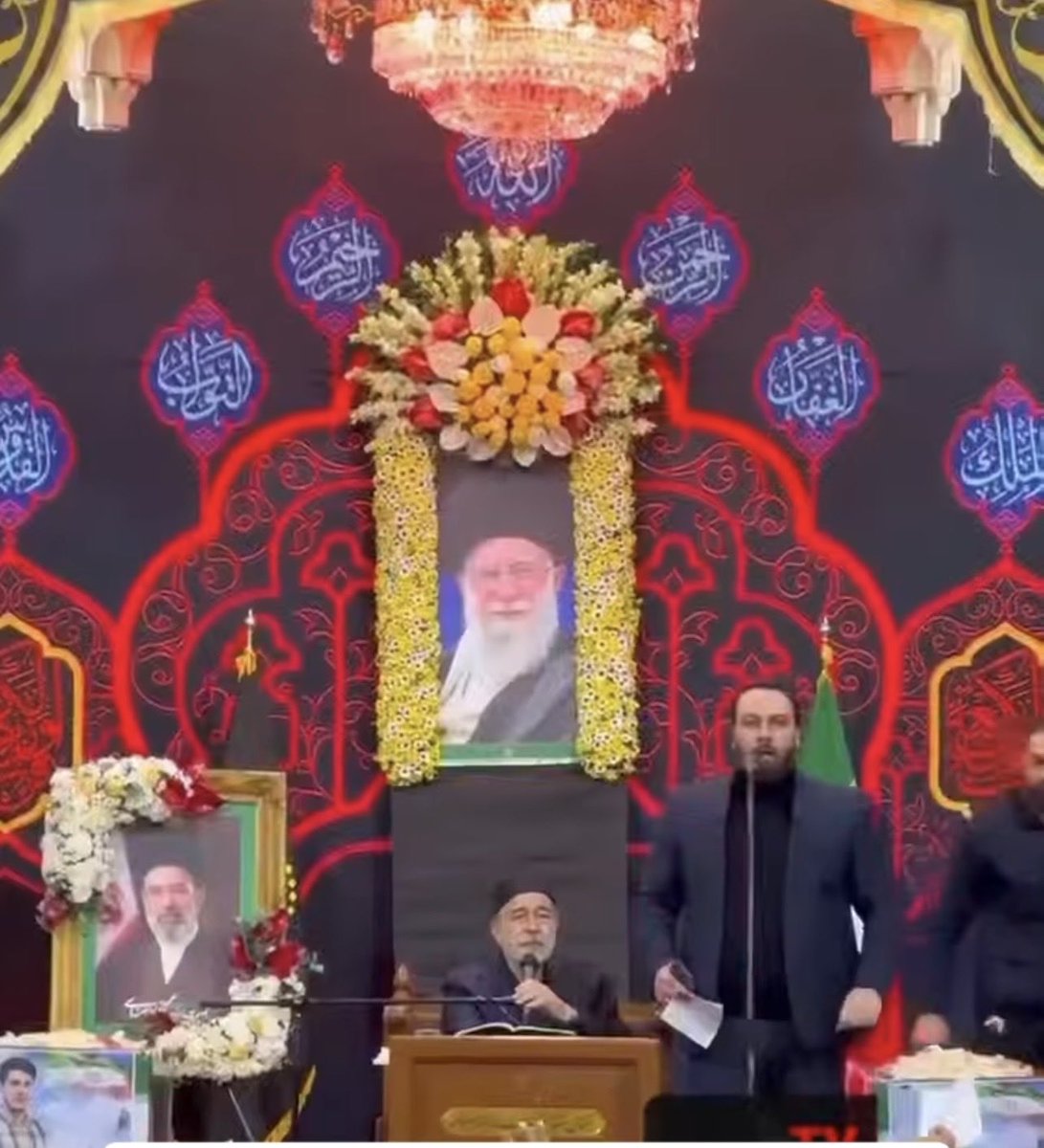 مراسم پرشكوه بيعت با مجتبي مقوايي✌️✌️✌️

عاقا چرا وجدانا همه چيتون خنده داره🫠
#KingRezaPahlavi‌ 
#IranRevolution2026‌ 

#موش_تبا_مقوايي