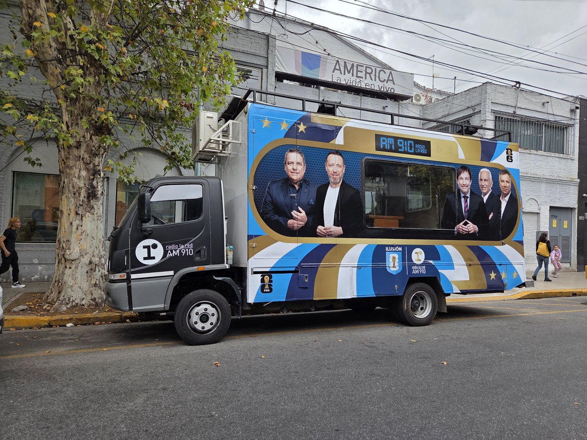 I Grafica vehicular I
En planpez ya empezamos a vivir el Mundial
Realizamos el ploteo integral del móvil de La Red, con una gráfica especialmente diseñada para acompañar la cobertura del próximo FIFA World Cup 2026.
#ploteovehicular #comunicacionvisual #mundial2026  #somosplanpez