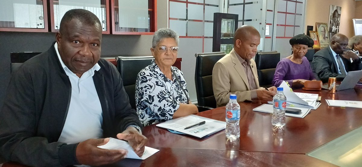 _cosatu's tweet image. #COSATU holds a meeting with the Department of Social Development, with Minister Sisisi  Tolashe and her departmental team at COSATU House, Braamfontein 
#SocialProtection #SocialDevelopment #ClassStruggle #GenderEquality #GenderStruggles