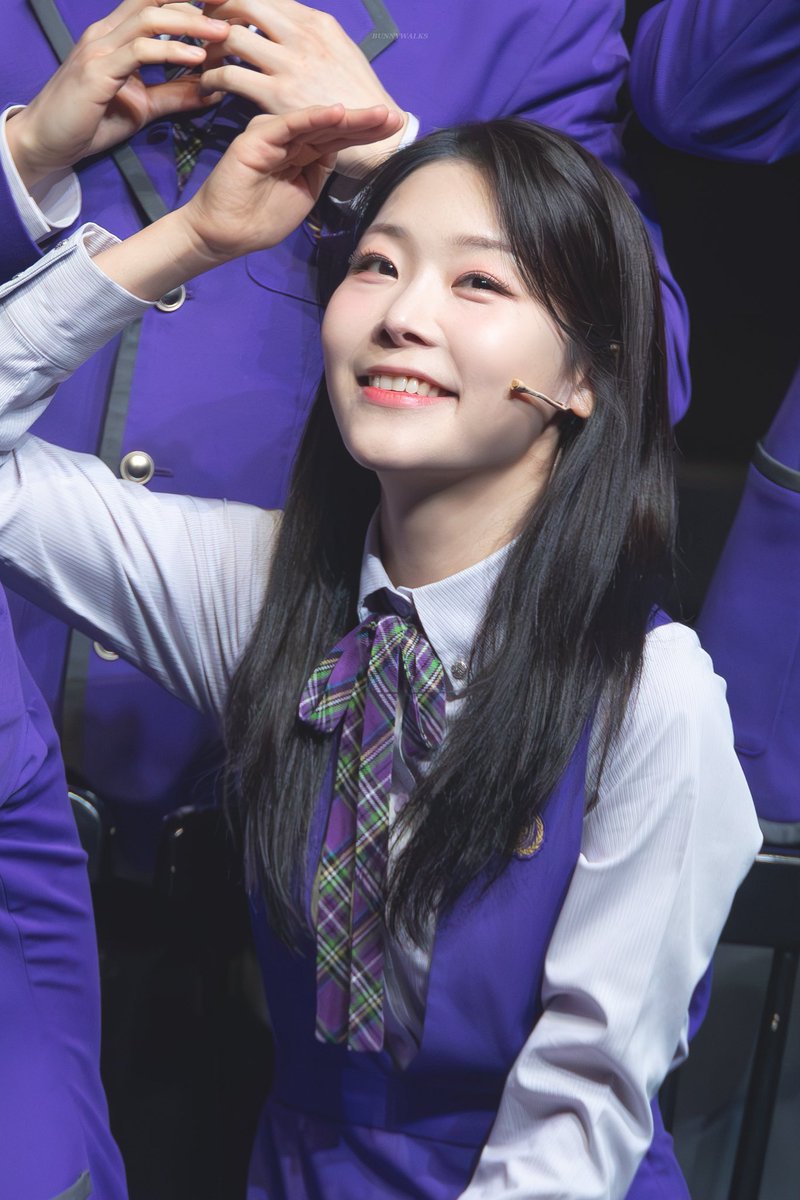 bunnywalks's tweet photo. 260308 | 타오르는 어둠 속에서
마지막 공연 무대인사 포토타임

여긴 오직 
너를 위한 세상 ⋆｡˚⋆｡˚

#선유하 후아나 https://t.co/28UOD4fdRd