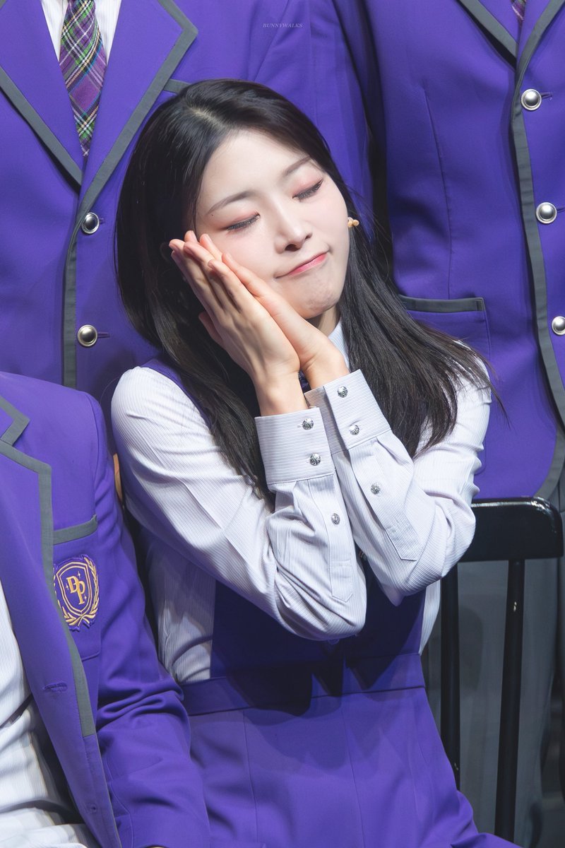bunnywalks's tweet photo. 260308 | 타오르는 어둠 속에서
마지막 공연 무대인사 포토타임

여긴 오직 
너를 위한 세상 ⋆｡˚⋆｡˚

#선유하 후아나 https://t.co/28UOD4fdRd