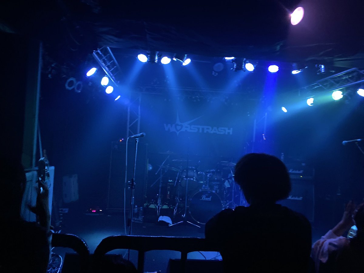 serow_tubudake's tweet image. TheBONEZ不在の中
藁にもすがる思いで来たけど、
もうね、まじで食らったわワートラ🤣
唯一無理やったですクッソかっけーわ

対バンも良かったけど月曜日に
4バンドも出てね、もう夜間フェスww

#WORSTRASH
#LoveMeKillMeTour
#VIIDAYSREASON
#桃色ドロシー
#RedhairRosy