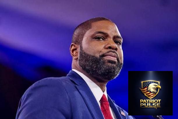 PatriotPulseOff's tweet image. Byron Donalds built himself from NOTHING — a self-made conservative powerhouse. Calling him a 'DEI hire' is a lazy, dishonest smear that insults his hard work &amp;amp; hurts our movement. Respect EARNED. 🇺🇸 #ByronDonalds #MAGA #ConservativeValues