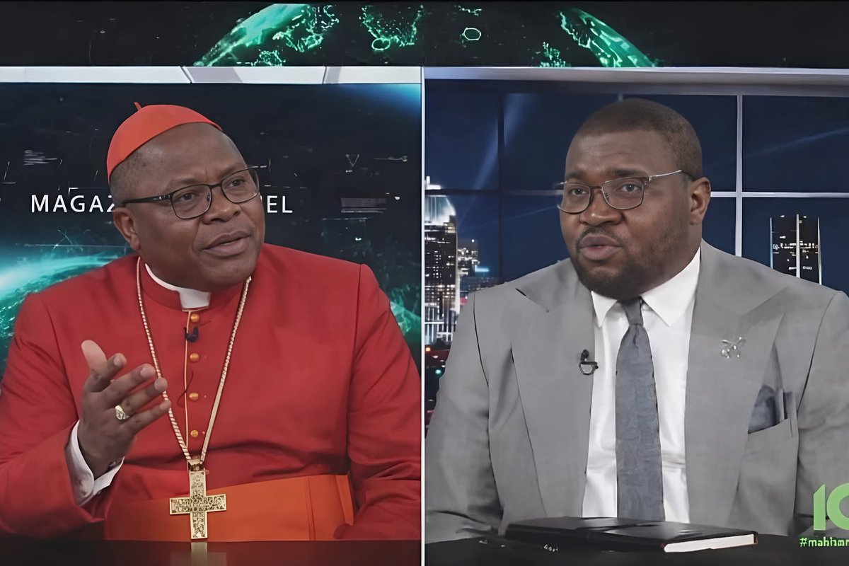 J’invite le Cardinal Ambongo  à accepter un débat contradictoire télévisé sur une chaîne de télévision de sa convenance afin d’y débattre de la révision constitutionnelle, au lieu de se servir de la chaire qui, du reste, ne doit servir qu’à partager la parole de Dieu plutôt qu’à