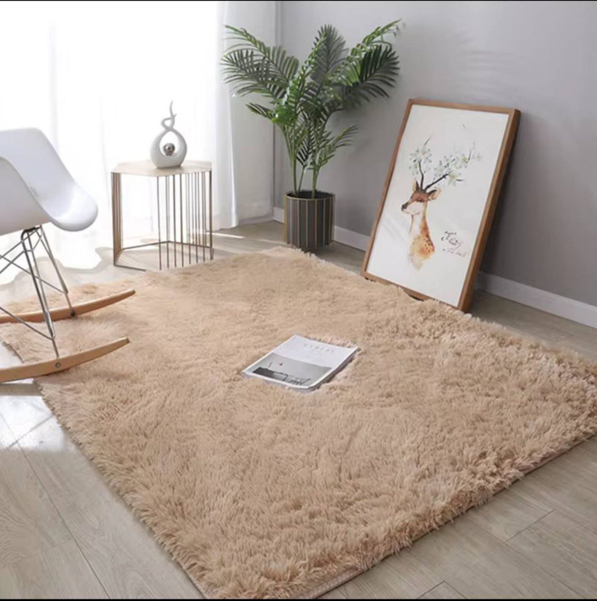 Plush soft fluffy center rugs 

Price:  ₦45,000

Size : 160x230cm(5by7)ft

N/B: Please take note of the sizes. Objects appear bigger in pictures