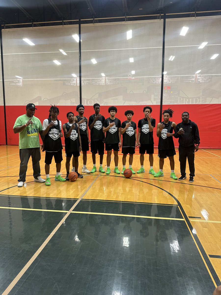 v1sna's tweet image. Some offense &amp;amp; defense highlights going 4-0 during the 17U spring tipoff
@TeamMindsetTx 
#nxtpro