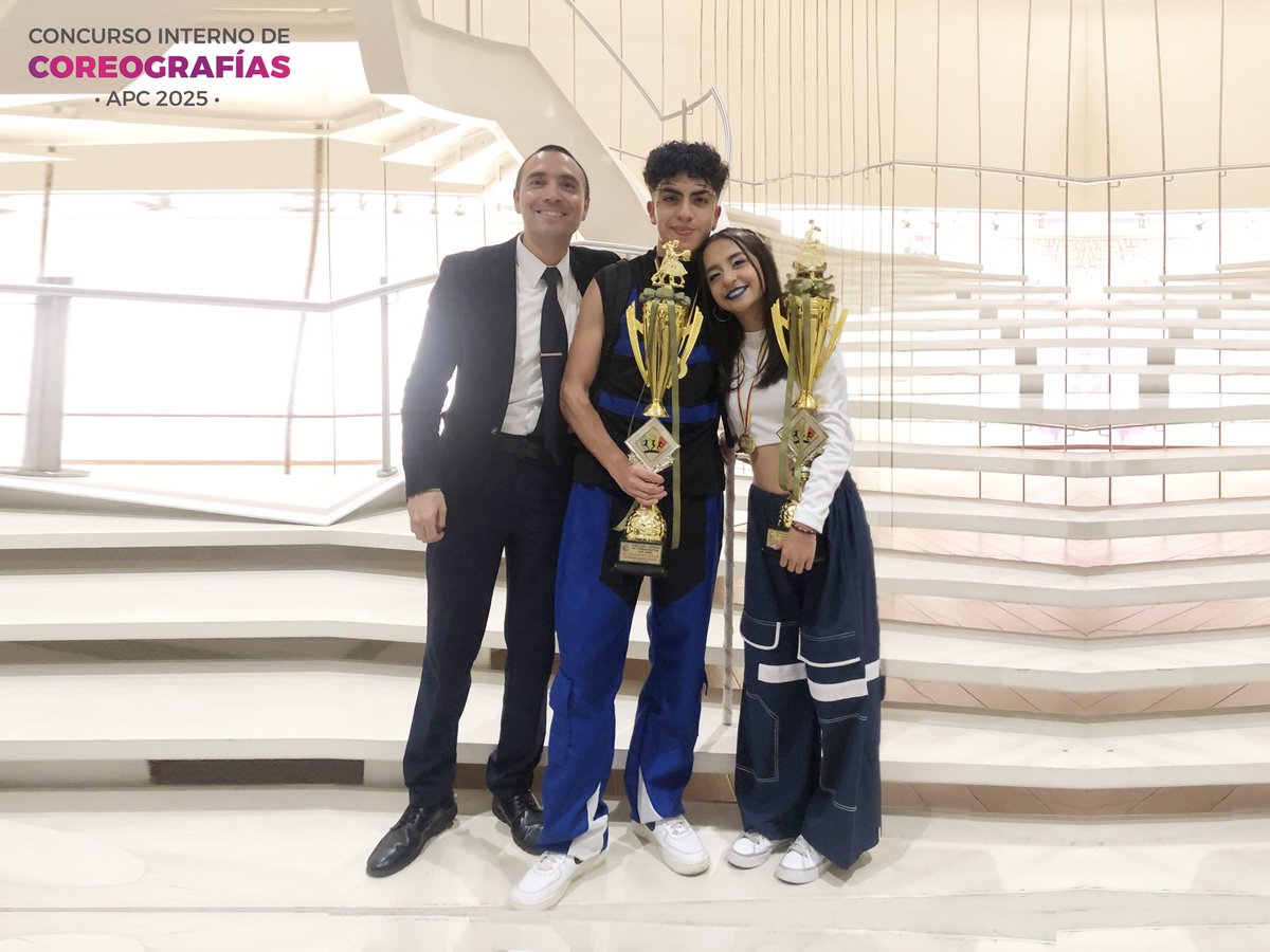 henryfevaldi's tweet photo. 🏆 Recuerdo del 2025, el Concurso Interno de Coreografías del APC.

Gracias hijos por esa alegría. Gracias también amigos y maestros Sergio Merchán y Thiago Morocho por su gran talento.

🥇 8vo BDE 2025
🥇 2do de Bachillerato 2025

#coreografias #dance #baile #loja #apc 2025 https://t.co/Nh4OentUkm