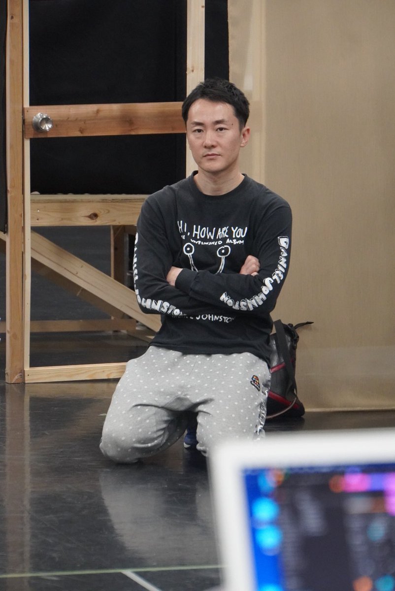 s03123kouta's tweet photo. 稽古稽古で充実してる毎日です！
みんなで面白い作品を作るべく切磋琢磨しています！
#汗が目に入っただけ
是非観に来てください！！
https://t.co/flNX28Z7xd
熱心に台本を読んでる斉藤コータと何か考えてるようで何も考えてないどこか見てるようでどこも見ていない斉藤コータ https://t.co/89H1L18MCs
