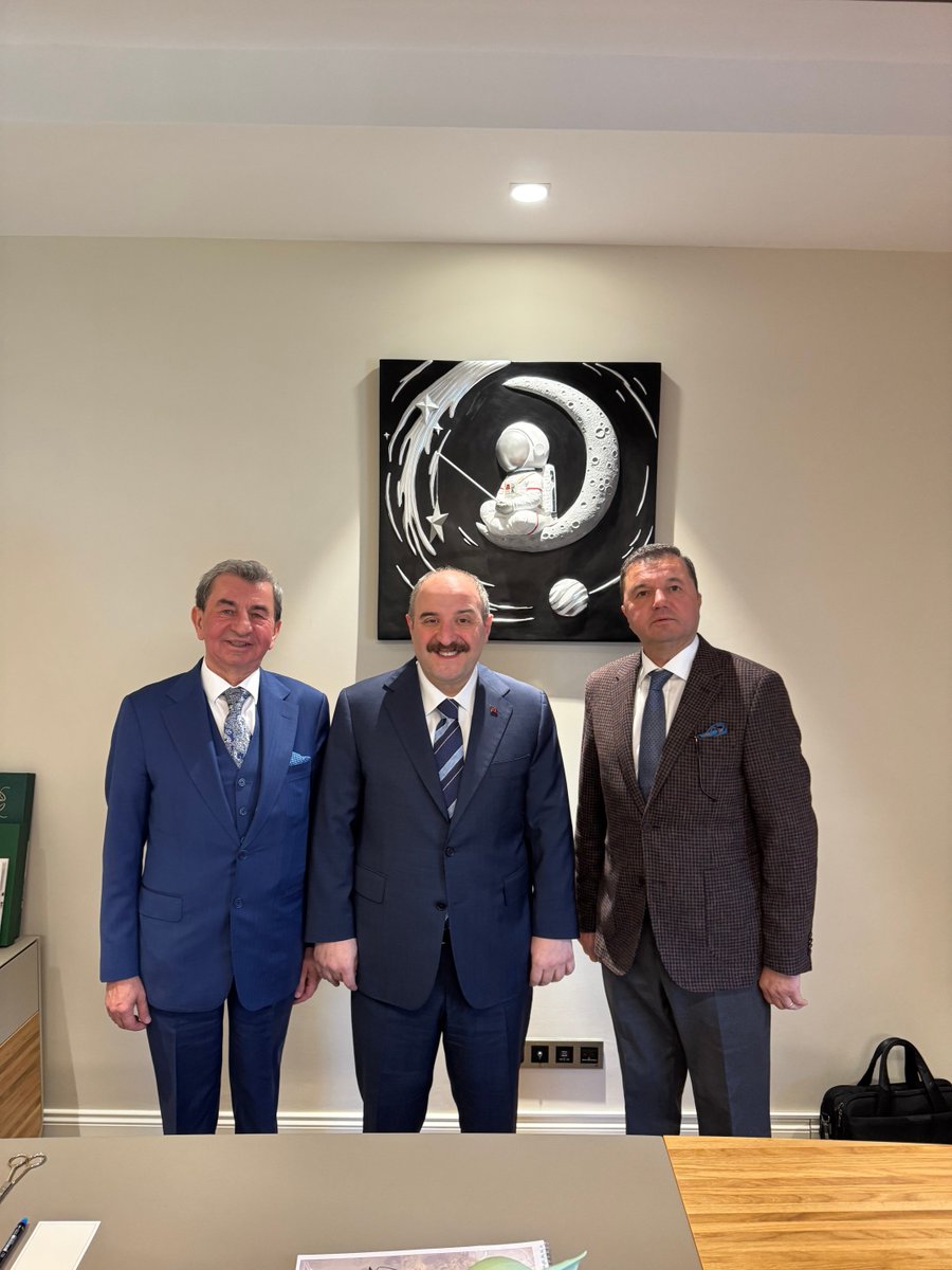 Bursa Milletvekili ve TBMM Sanayi, Ticaret, Enerji, Tabii Kaynaklar, Bilgi ve Teknoloji Komisyonu Başkanı sayın Mustafa Varank bakanımızı ziyaretimizde; sanayi ve enerji yatırımlarımızdan söz ederek, tecrübelerinden yararlandık ⁦<a href="/varank/">Mustafa Varank</a>⁩