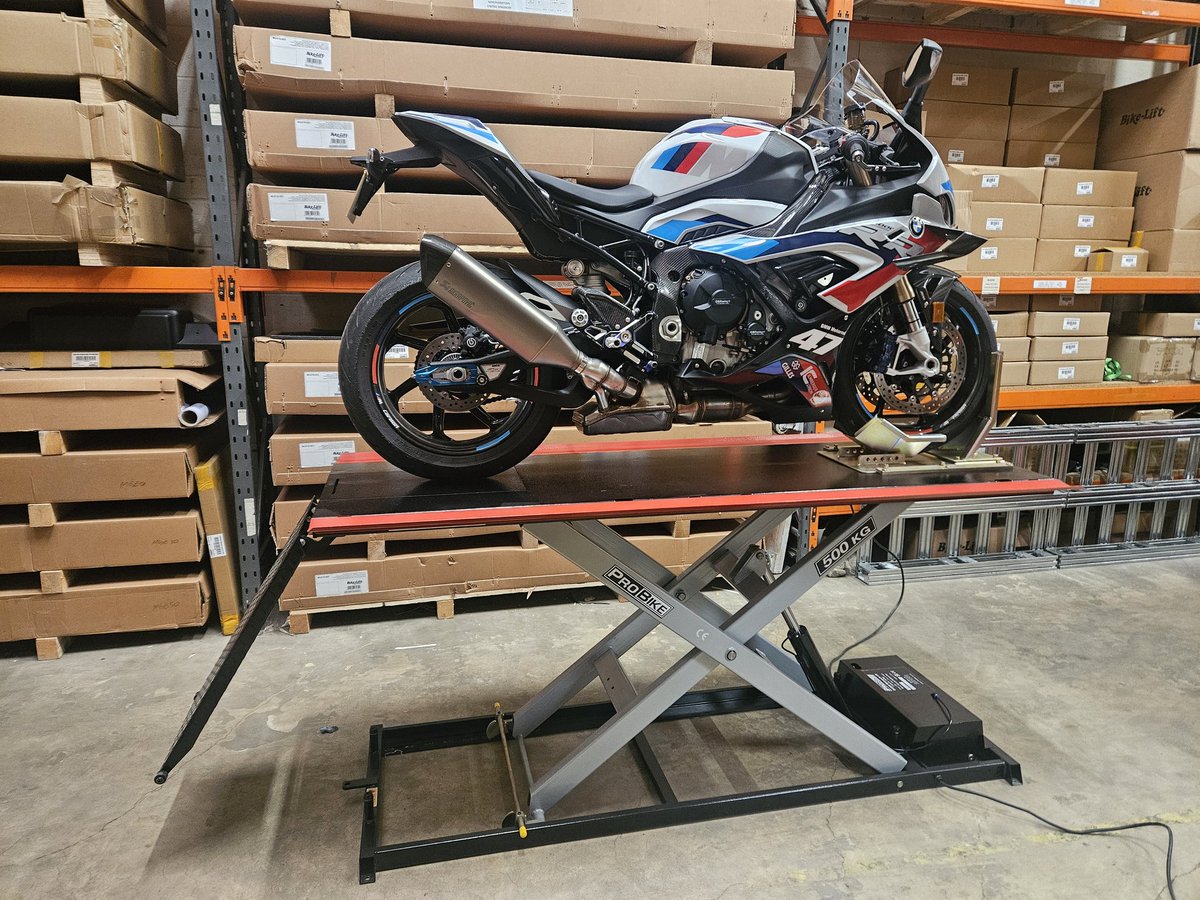 Massive thank you to <a href="/andykirk503/">Andy Kirk</a> for travelling down from Market Harborough this afternoon so we could grab a few photos of the EHS500 Electro-Hydraulic 500kg motorcycle lift in action 🧰📸

Really appreciate you making the trip and helping us show the lift being put to proper