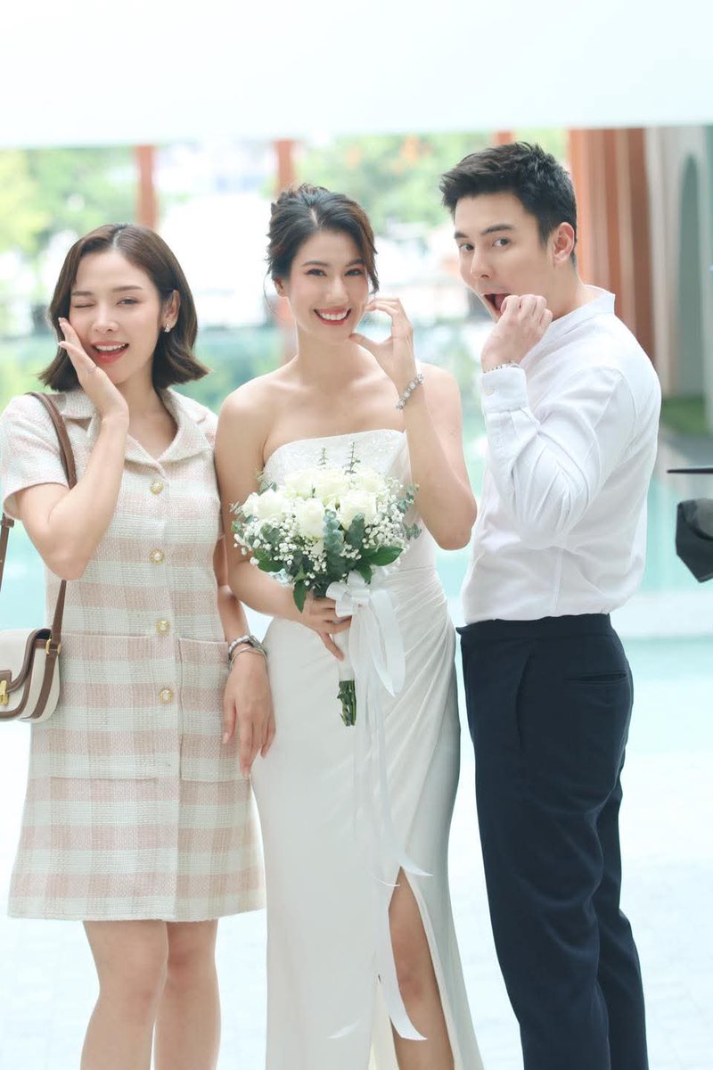 1991Feb11's tweet photo. แย่งกันแทบตาย สุดท้ายคุณได้เพื่อนสาวค่ะ 55555
#กุหลาบเล่นไฟEP9 https://t.co/Npo3Xt0DSJ