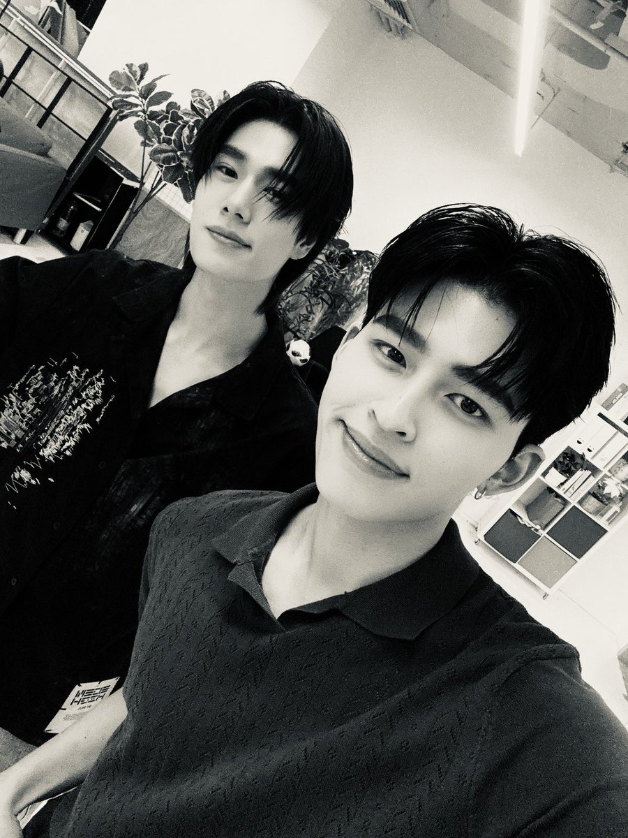 李, SEAN. tweet media