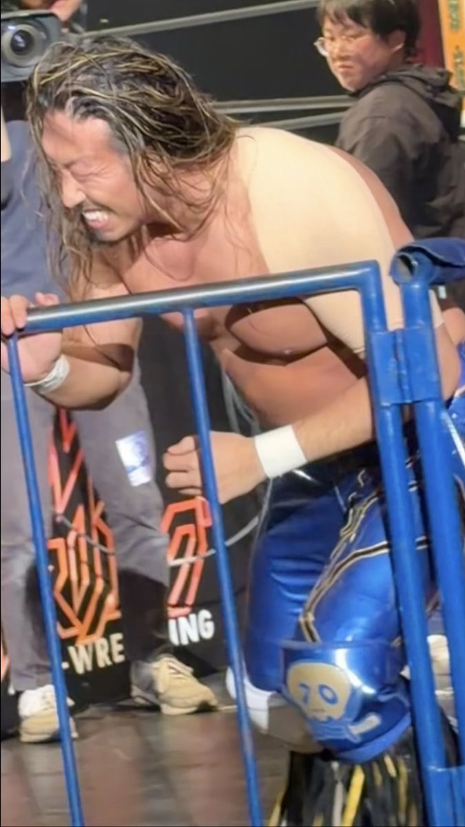 junayeahoh's tweet photo. 2026.3.8 兵庫ベイコム総合体育館
NEW JAPAN CUP 2026

ノブさんにガシャーンされ、首根っこつかまれ、連れて行かれてるのに、
なんだか仲良く肩組んで歩いてる感じ😁www 
#辻陽太　#新日本プロレス https://t.co/UqS1VptMZX