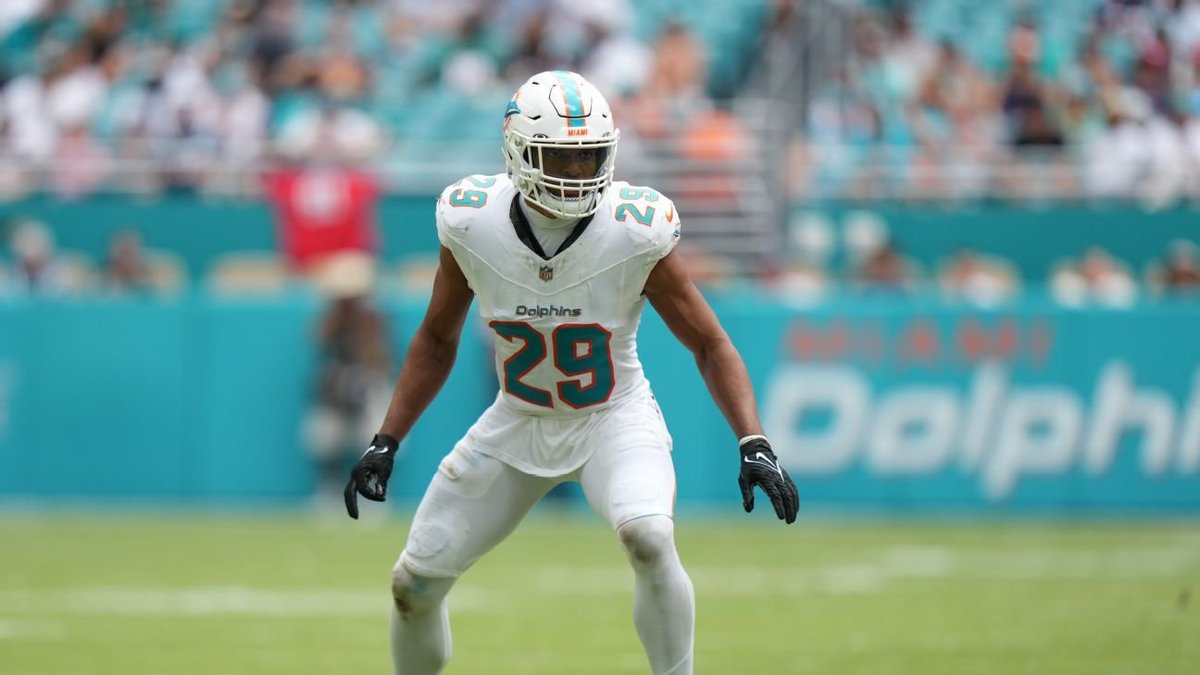 Jets está trocando um 7th round pelo S Minkah Fitzpatrick do Miami Dolphins. O agente do jogador Drew Rosenhaus confirmou que o Jets vai assinar com o jogador um contrato de 3 anos e US$ 40 milhões. 
#Jets #NFL #NFLBrasil #TakeFlight