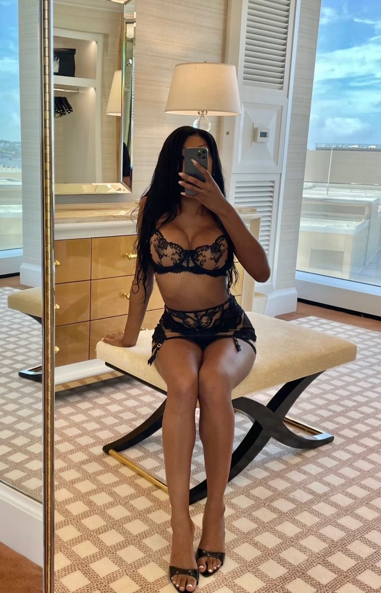 Amber Leon 🦋 NYC tweet media