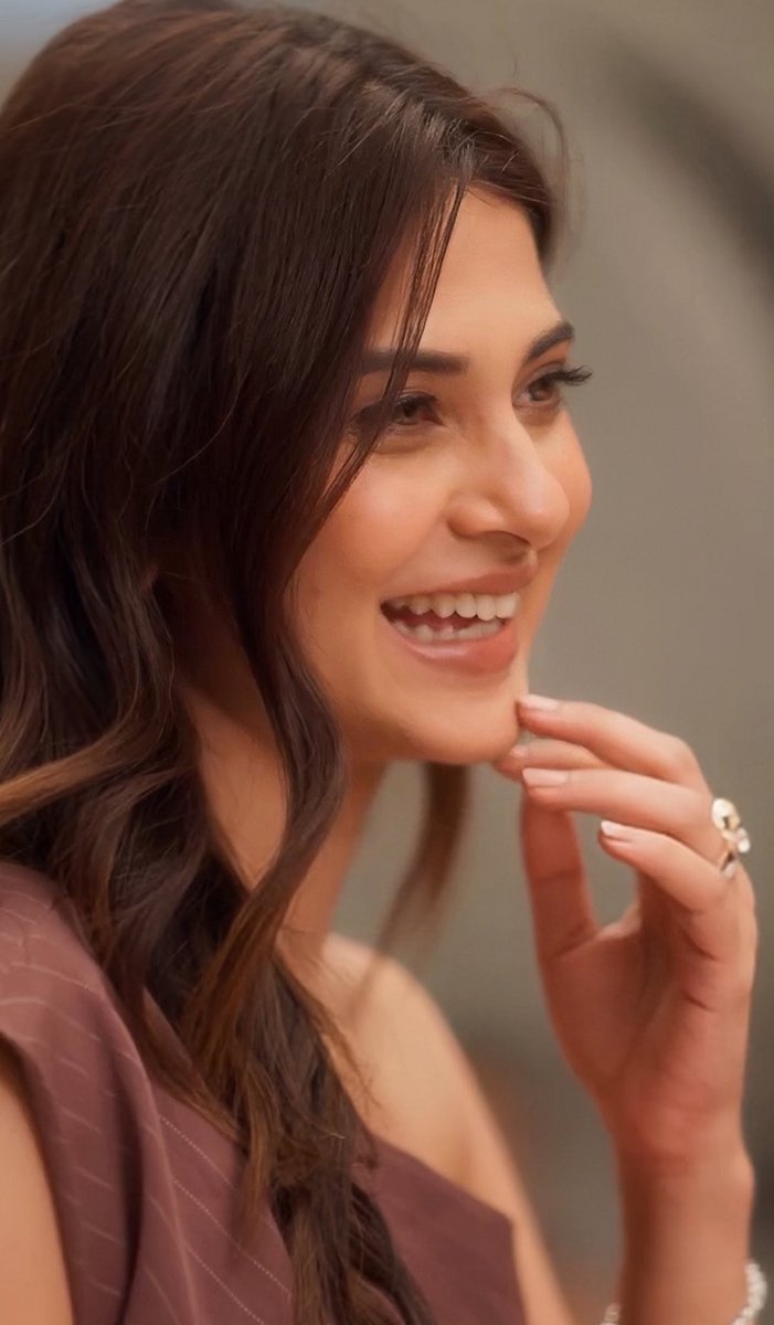 A FACE ✨

#JenniferWinget